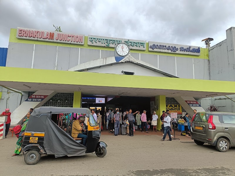 Ernakulam Junction - Ernakulam Junction S Railway Station Rd, Ernakulam South, Kochi, Kerala 682011, India