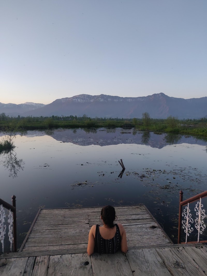 Houseboats Group Dal Lake - Houseboats Group Dal Lake, 3VW2+P56, Karapura, Dal Lake, Srinagar, 190006