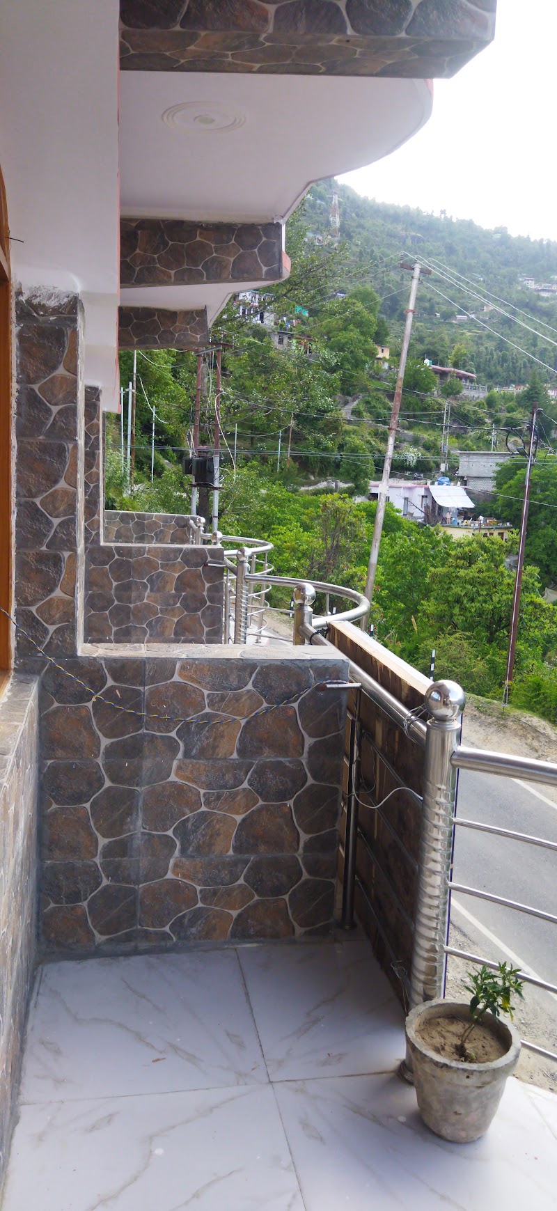 Mountain Front Inn B&B - Mountain Front Inn B&B MOUNTAIN FRONT INN HOME STAY, TO, Auli Rd, Joshimath, Uttarakhand 246443, India