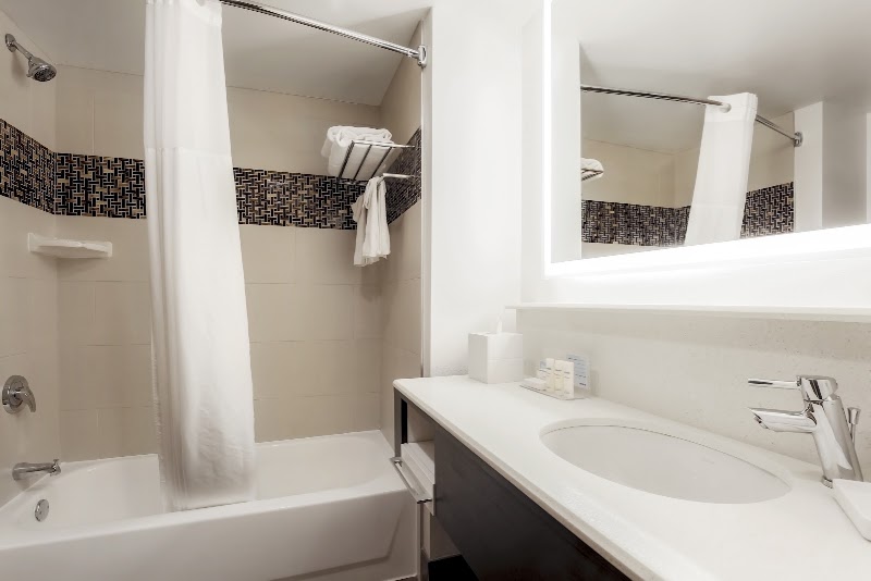 Hampton Inn & Suites Austin Downtown - Hampton Inn & Suites Austin Downtown, 200 San Jacinto Blvd, Austin, TX 78701, USA