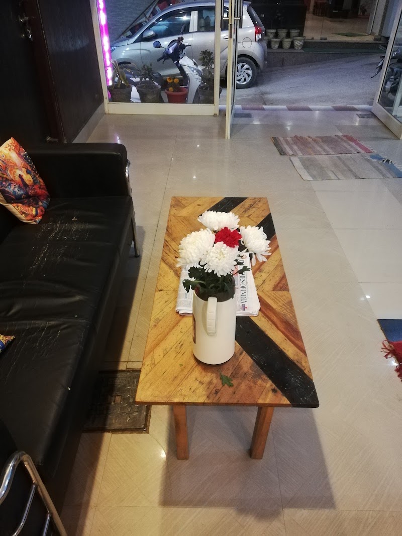 RishikeshStay - RishikeshStay Mahananda Complex, Rishikeshstay, Badrinath Highway, Tapovan, Rishikesh, Jonk, Uttarakhand 249192, India