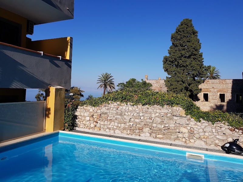 Residence Villa Il Glicine - Residence Villa Il Glicine Viale S. Pancrazio, 27, 98039 Taormina ME, Italy