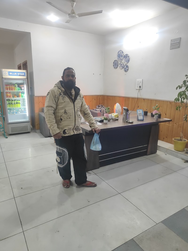 Punjabi Kitchen & Tandoori Hut - Punjabi Kitchen & Tandoori Hut Takoli, Himachal Pradesh 175121, India