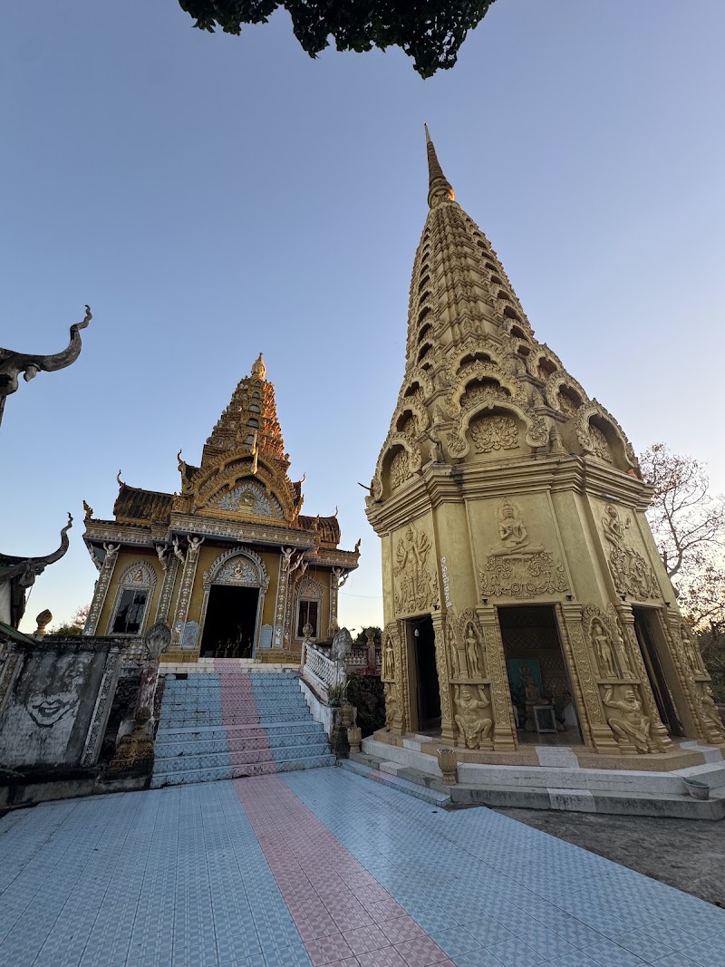 Bat cave, Killing cave, bamboo train and handicraft tour - Bat cave, Killing cave, bamboo train and handicraft tour, Tea Cham Rath St, Krong Battambang 02000, Cambodia