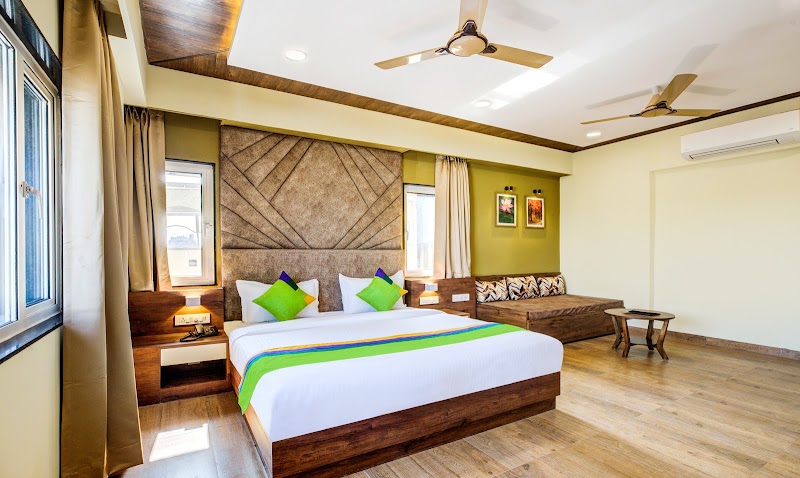 Hotel Opulence Inn & Restaurant - Hotel Opulence Inn & Restaurant 3/3 Dholi Magri, Railway Station Rd, behind Natraj Dining Hall, Udiyapole, Jawahar Nagar, Shivaji Nagar, Udaipur, Rajasthan 313001, India