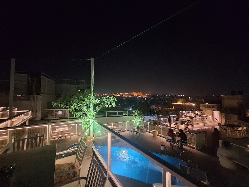 Grapevine - Rooftop Tavern - Grapevine - Rooftop Tavern Tripli Hotels Shambhu Villas, Lake Palace Rd, Old City, Kalaji Goraji, Udaipur, Rajasthan 313001, India