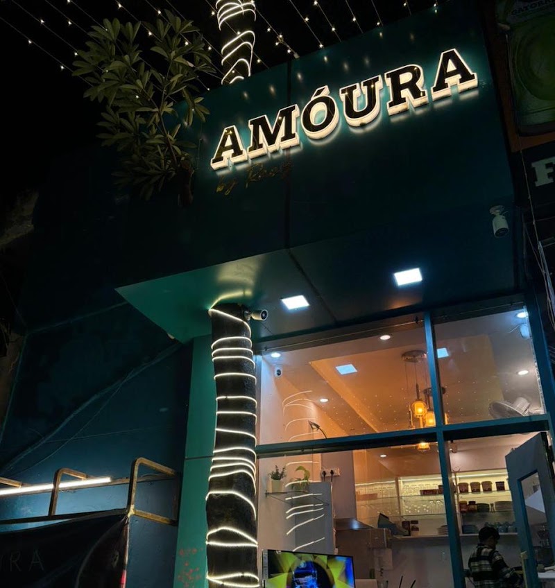 Amóura