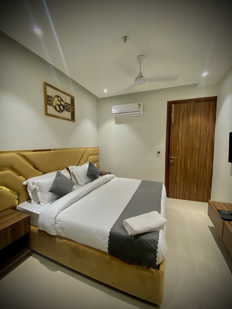 Hotel Heritage - Hotel Heritage SCO 32, SILVER CITY, MAIN, AMBALA, HIGHWAY, Zirakpur, Gazipur, Punjab 140603, India
