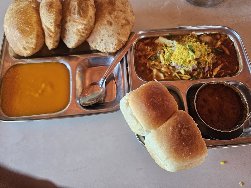 Daryasarang Restaurant - Daryasarang Restaurant near St stand, Rajwadi, Ganpatipule, Maharashtra 415615, India