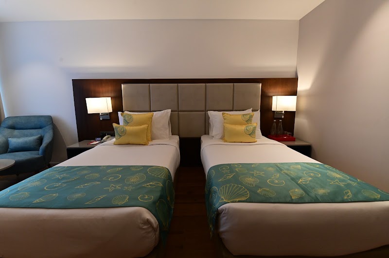 Golden Tulip Goa Vagator - Golden Tulip Goa Vagator Plot No 330/1, Vagator Beach Rd, Coutinho Vaddo, Vagator, Anjuna, Goa 403509, India