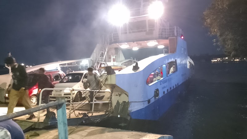 Vypeen Ferry - Vypeen Ferry, Fort Vypin, Vypin, Kochi, Keralam 682508, India