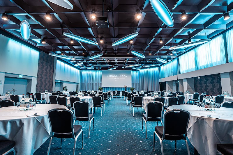 Crowne Plaza Zurich by IHG - Crowne Plaza Zurich by IHG Badenerstrasse 420, 8040 Zürich, Switzerland