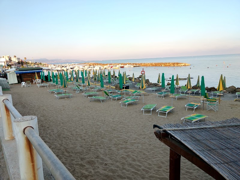 stabilimento balneare la Londrina - stabilimento balneare la Londrina, Lungomare G. Marconi, 110, 00058 Santa Marinella RM, Italy