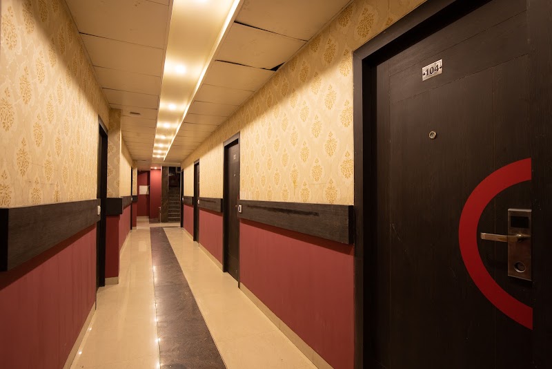 Hotel O by OYO Divy Noida Sector 50 Metro Station - Hotel O by OYO Divy Noida Sector 50 Metro Station H-10, H-10, Sector 44, Sector 10, Noida, Uttar Pradesh 201301, India