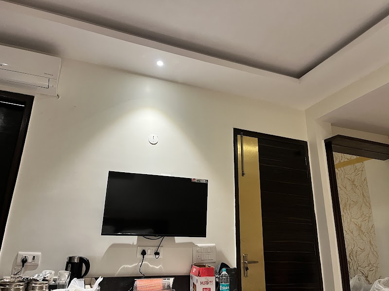 Treebo Trend Swastika Premium - Treebo Trend Swastika Premium B 1, B Block, Pocket B, Sector 19, Noida, Uttar Pradesh 201301, India