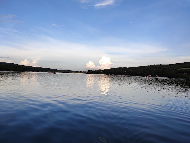 Hanuman Temple - Hanuman Temple venaa Lake, WMM7+5VF, Mahabaleshwar, Maharashtra 412806, India