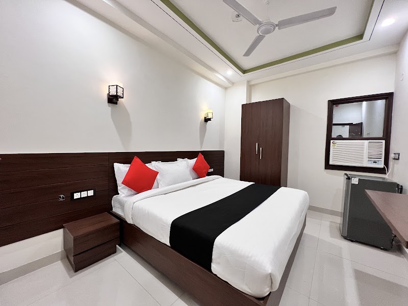 HR Grand Hotel - HR Grand Hotel 256/9, Main Road, behind Apollo Hospital, Pocket 10B, Jasola Vihar, New Delhi, Delhi 110025, India
