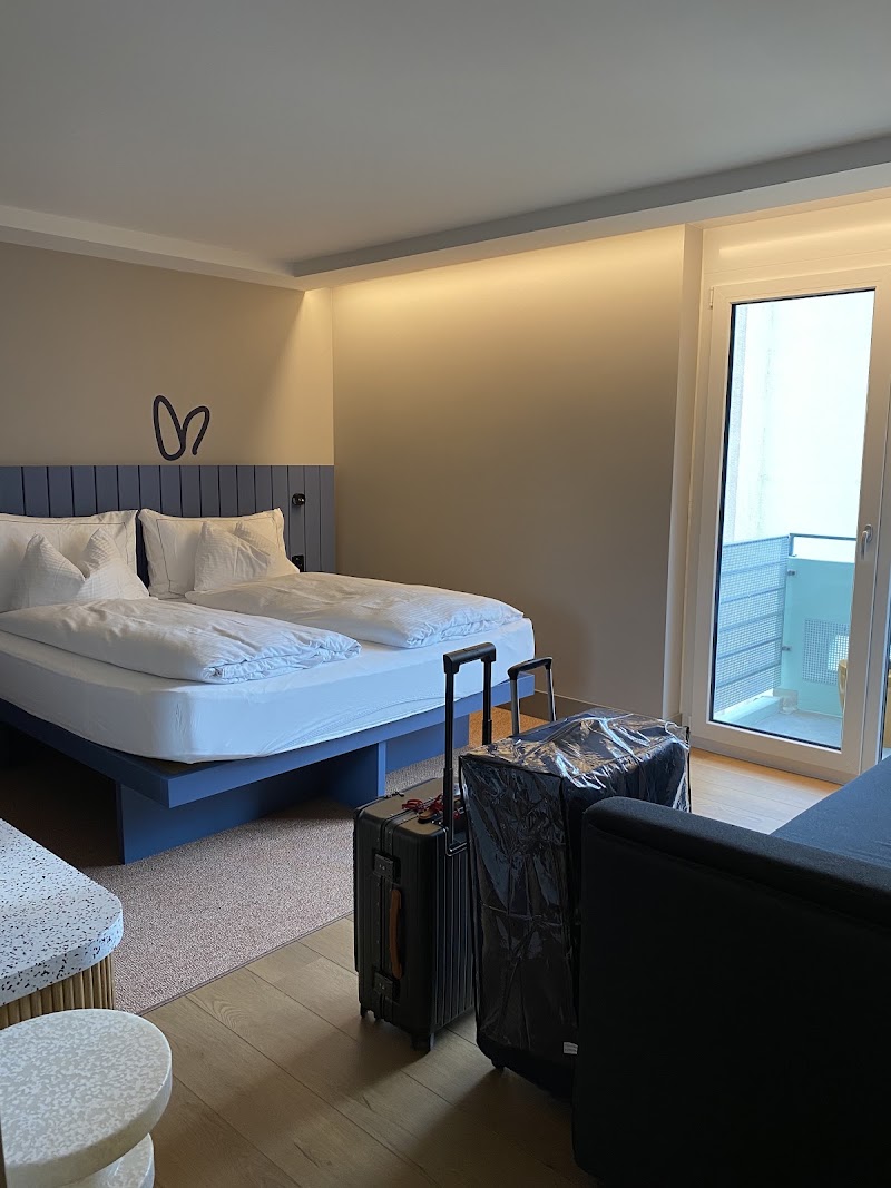 HOP Apartments & Suites - HOP Apartments & Suites Obere Goldey 85, 3800 Unterseen, Switzerland