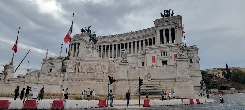 Golf Cart Tour Rome - Golf Cart Tour Rome, Via del Gesù, 62, 00186 Roma RM, Italy