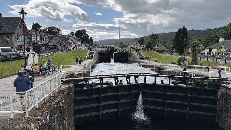 Cruise Loch Ness - Cruise Loch Ness Caledonian Canal, Fort Augustus PH32 4BD, UK