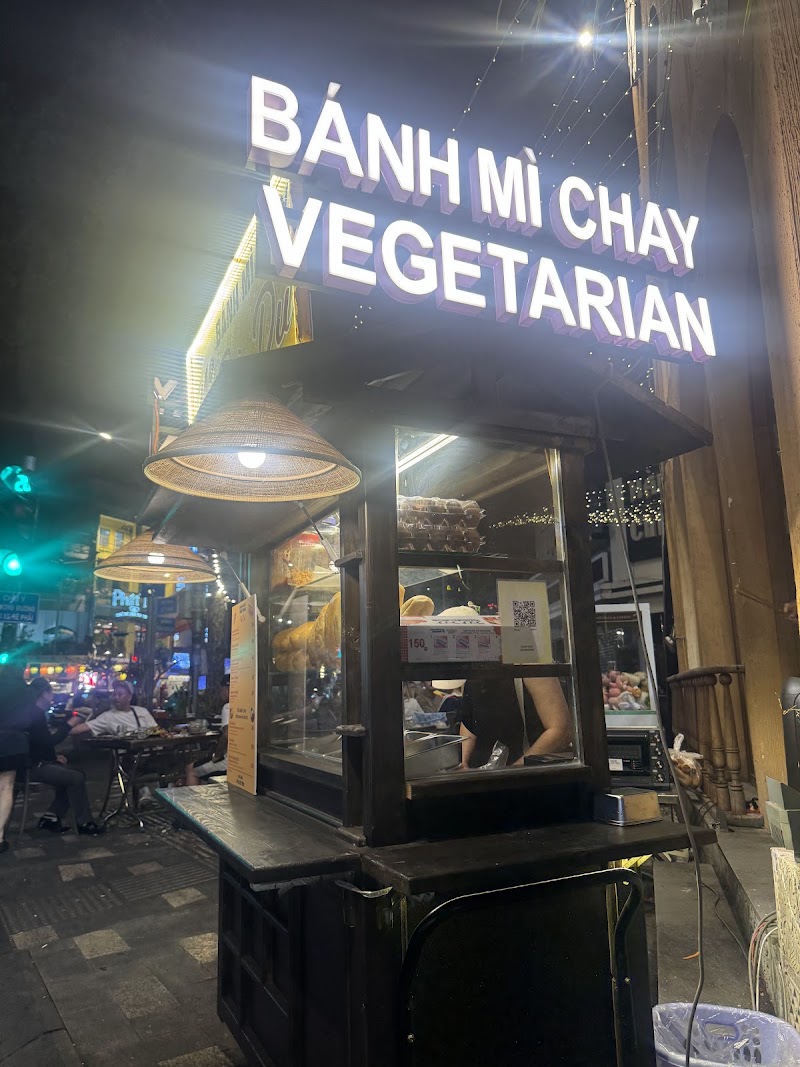 Bánh mì chay Bà Du - Bánh mì chay Bà Du 147A Trần Hưng Đạo, Khu phố 1, Cầu Ông Lãnh, Hồ Chí Minh 700000, Vietnam