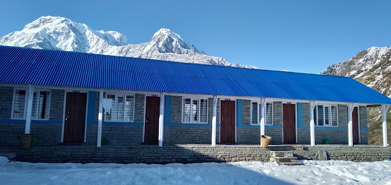 Hotel Trekkers Paradise , pizzaria and cafe