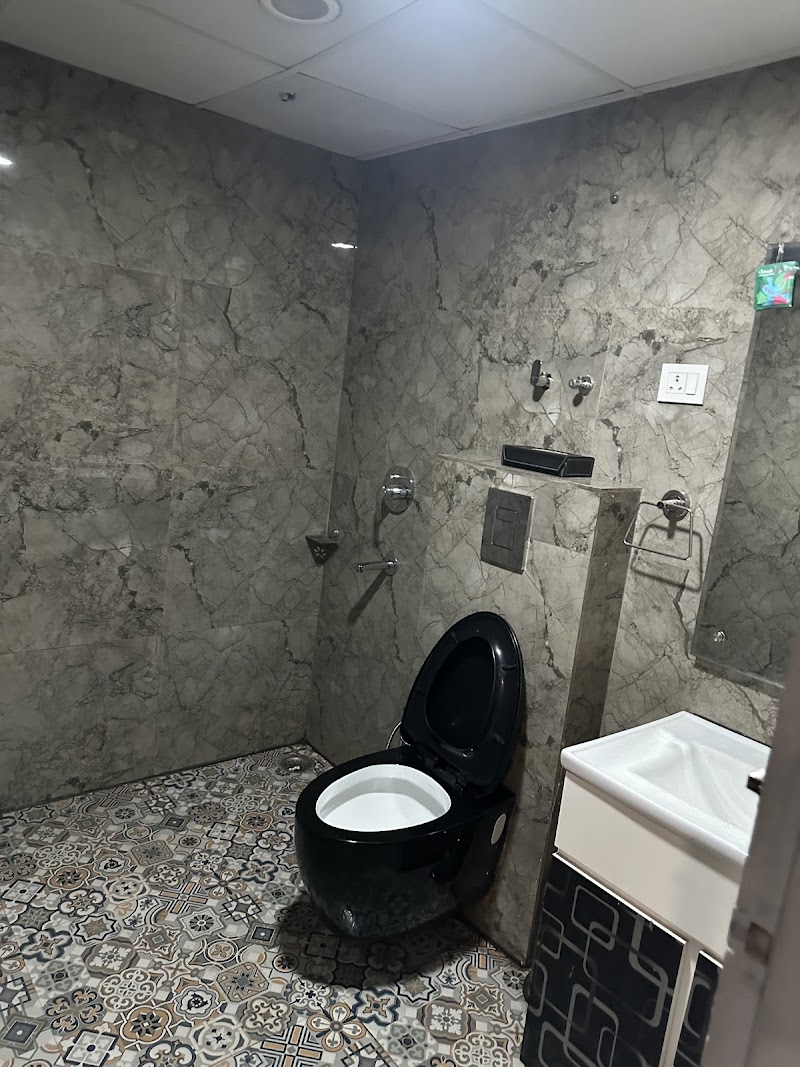 Housr Sector 38 - Housr Sector 38 232, near, bakhtawar chowk, Medicity, Islampur Colony, Sector 38, Gurugram, Haryana 122018, India