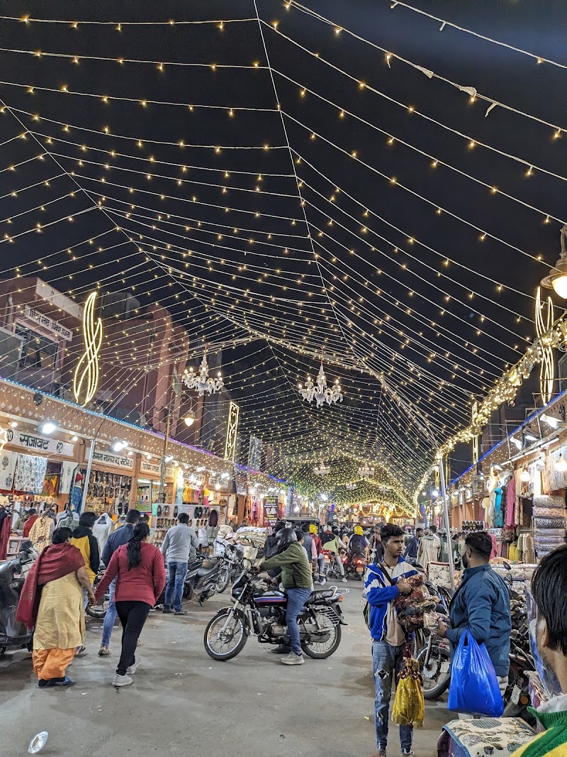 Bapu bazar Jaipur - Bapu bazar Jaipur WR8F+H89, Bapu Bazaar, Bapu Bazar, Biseswarji, Jaipur, Jaipur Nagar Nigam Area, Rajasthan 302003, India
