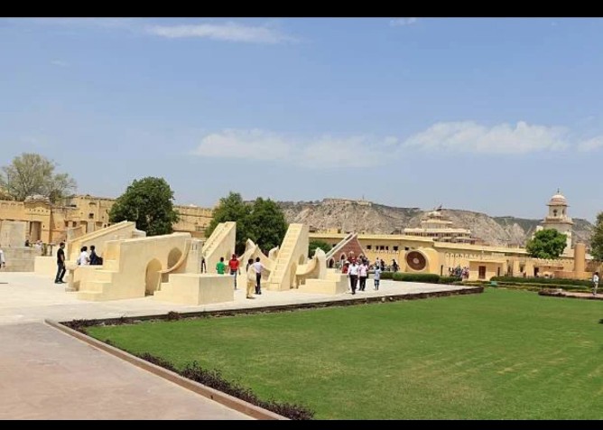 Jantar Mantar - Jantar Mantar Malve Nagar, J.D.A. Market, Kanwar Nagar, Jaipur, Rajasthan 302002, India