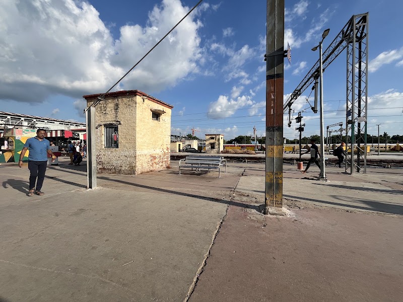 Lucknow Junction Station - Lucknow Junction Station, Preeti Nagar, Railway Colony, Charbagh, Lucknow, Uttar Pradesh 226004, India