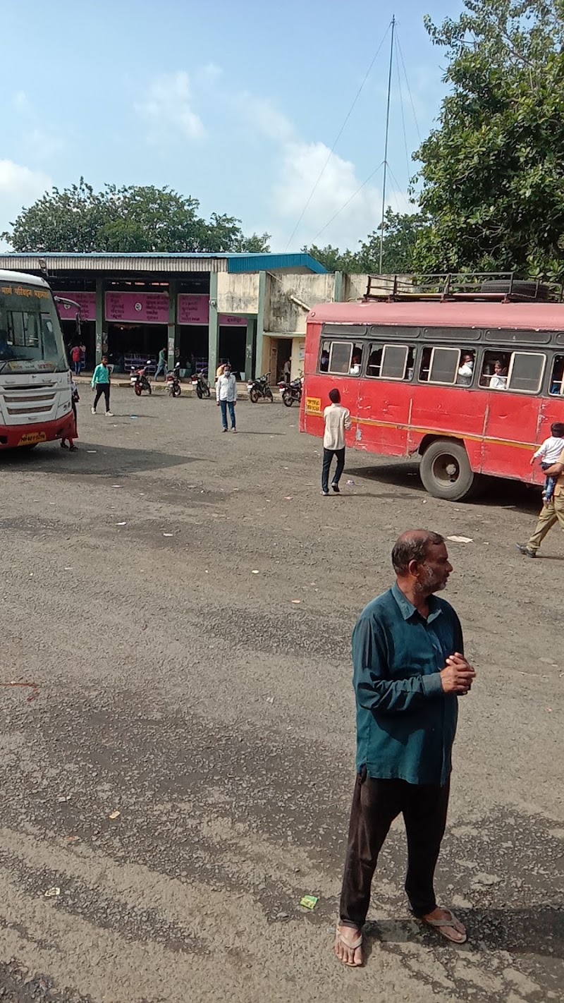 Bus Stop - Bus Stop, 82G4+XPF, Amravati Road, Prasanta Colony, Yerla, Maharashtra 444905, India