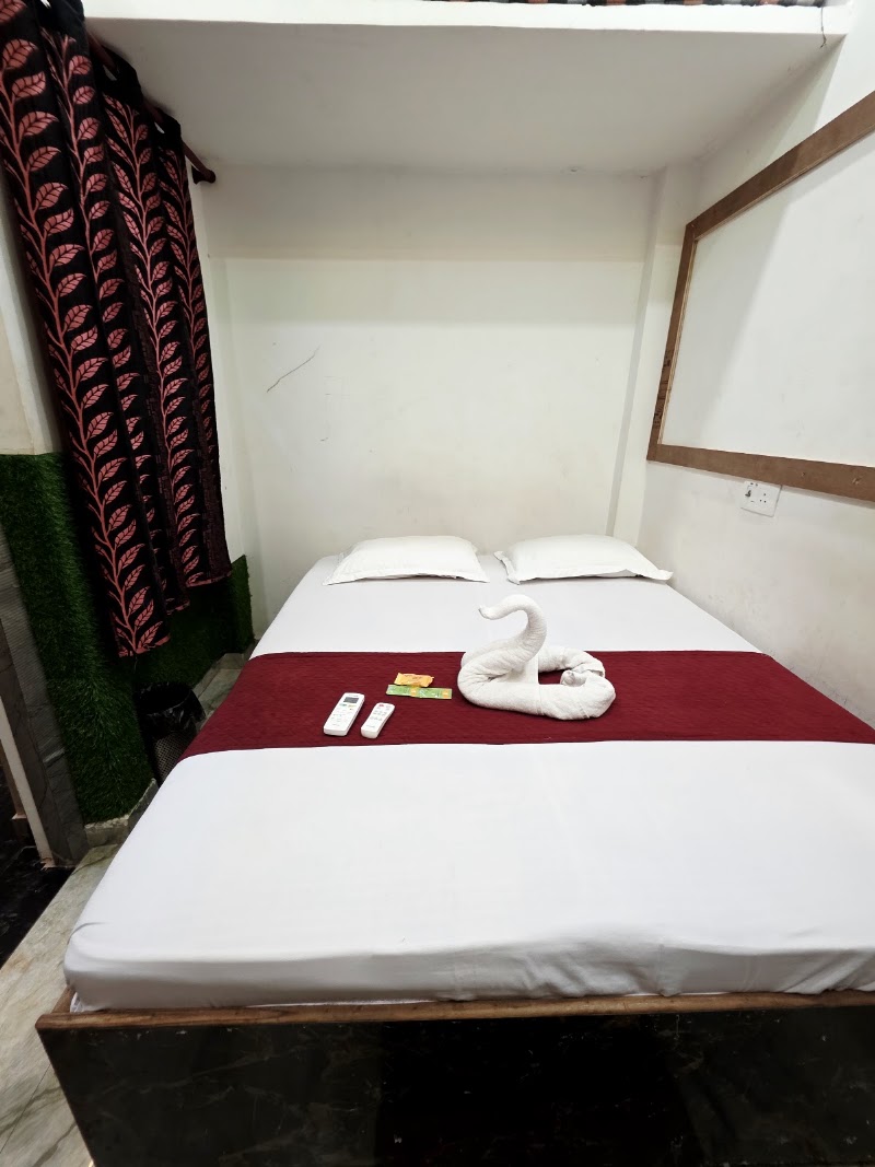 SHIV GANGA HOME STAY - SHIV GANGA HOME STAY, Ganesh Mahal Ln, Jangambari, Bangali Tola, Varanasi, Uttar Pradesh 221001, India