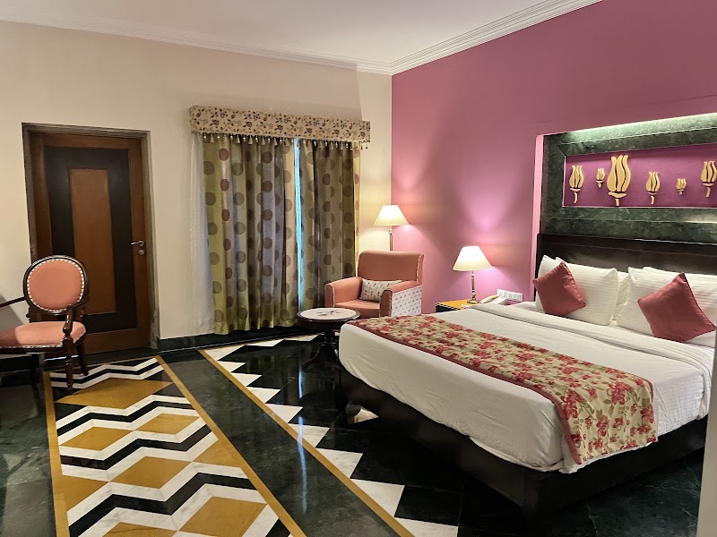 Ramada Udaipur Resort and Spa - Ramada Udaipur Resort and Spa Rampura Circle, Kodiyat Main Rd, Eklavya Colony, Udaipur, Gourela, Rajasthan 313031, India