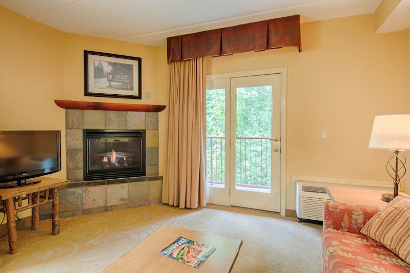 Bearskin Lodge on the River - Bearskin Lodge on the River 840 River Rd, Gatlinburg, TN 37738, USA