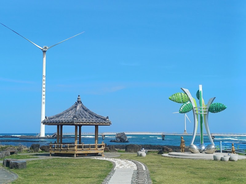 Sinchang Windmill Coastal Road - Sinchang Windmill Coastal Road, 1323 Sinchang-ri, Hangyeong-myeon, Cheju, Jeju-do, South Korea
