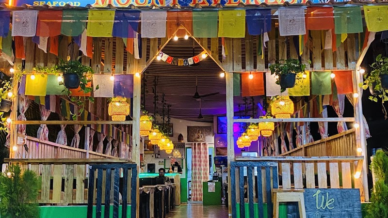 Mount Everest Cafe - Mount Everest Cafe Mardi wada Aswem road, Morjim, Pernem, Goa 403512, India