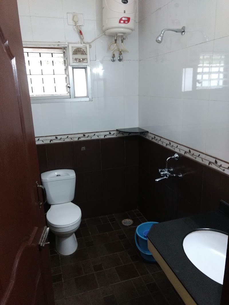 Hotel KC Yercaud - Hotel KC Yercaud opp. Coffee Board, near Lake Circle, Ondikadai, Yercaud, Kombaikkadu, Tamil Nadu 636602, India