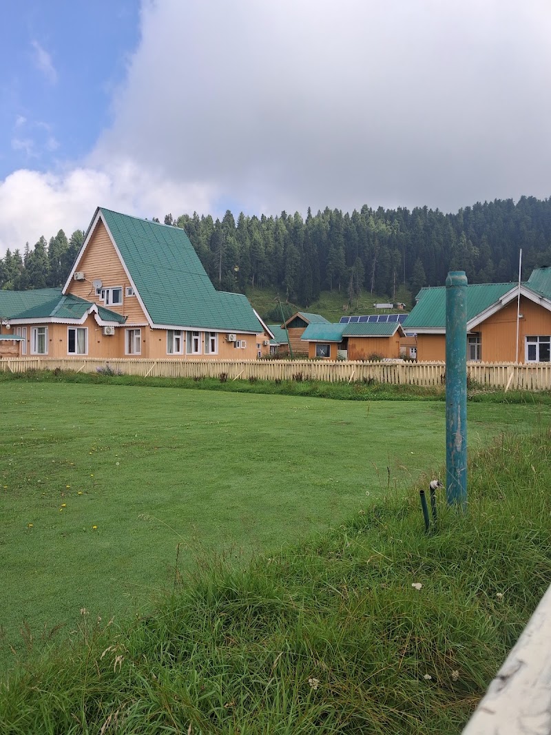 Gulmarg Tours - Gulmarg Tours Golf View Hut, Green Heights, near Hotel Kolahoi, Gulmarg, 193403