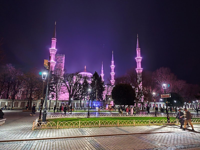 Sultanahmet Square - Sultanahmet Square, Binbirdirek, Sultan Ahmet Parkı No:2, 34122 Fatih/İstanbul, Türkiye