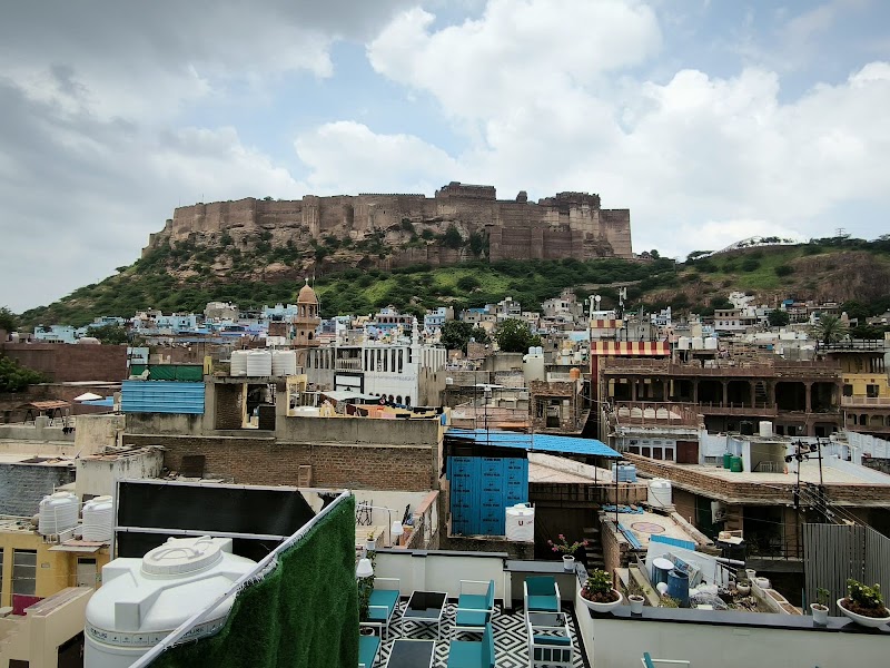 Cafe Laalten Jodhpur - Cafe Laalten Jodhpur CHOUHAN JI KA NOHRA, INSIDE POL, near SADAR HAVELI, Ummed Chowk, Gulab Sagar, Jodhpur, Rajasthan 342001, India