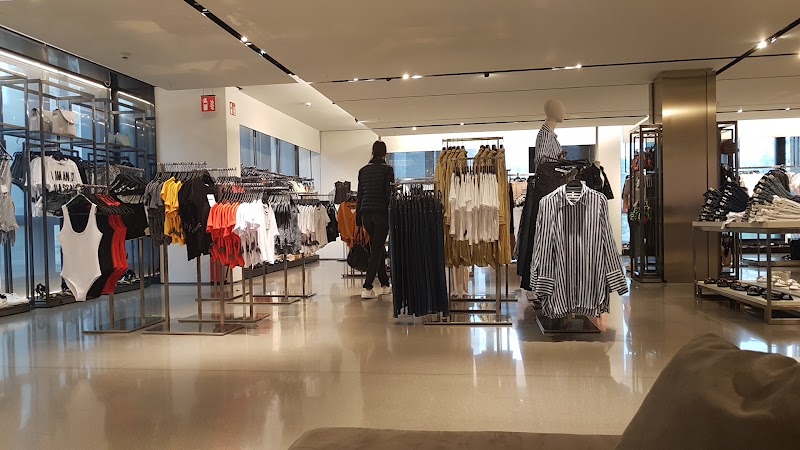 ZARA - ZARA Bahnhofstrasse 66, 8001 Zürich, Switzerland