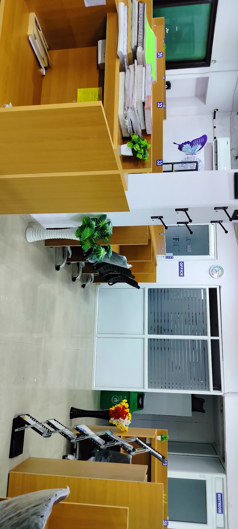 The Reader's Joint - The Reader's Joint, 326 P, Block C, Uday Nagar, Sector 45, Gurugram, Haryana 122003, India