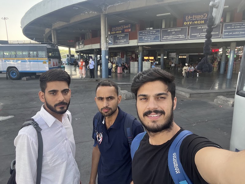 ISBT Sector 43 - ISBT Sector 43 PP8R+WVJ, 43 ISBT Rd, Sector 43, Chandigarh, 160043, India