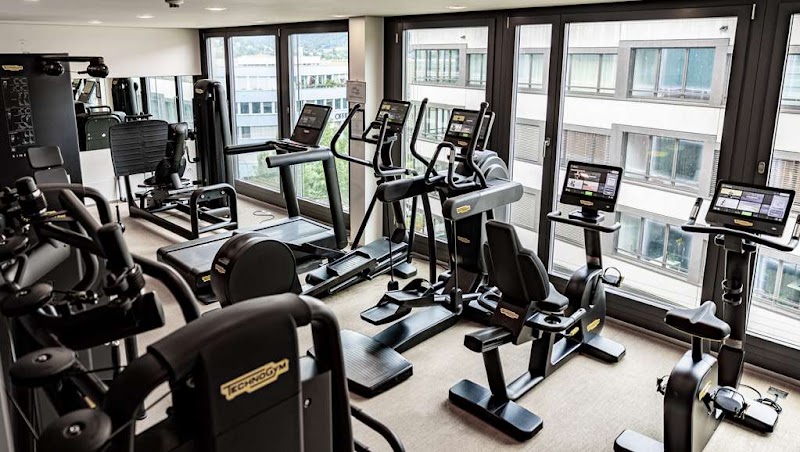 Radisson Blu Hotel, Lucerne - Radisson Blu Hotel, Lucerne Lakefront Centre, Inseliquai 12, 6005 Luzern, Switzerland