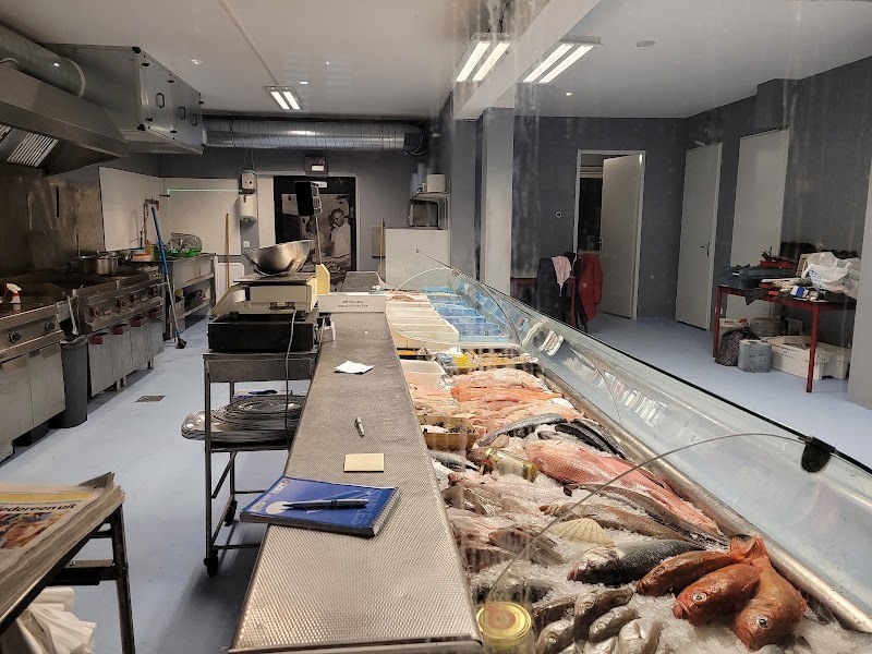 Vishandel Gibraltar - Vishandel Gibraltar, Pretoriusstraat 92A, 1092 GL Amsterdam, Netherlands