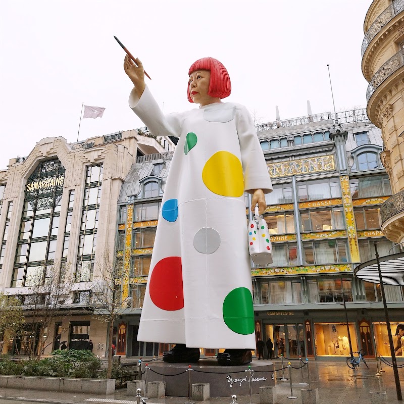 Louis Vuitton - Louis Vuitton 2 Rue du Pont Neuf, 75001 Paris, France