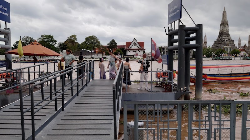 Riva Arun Pier - Riva Arun Pier, PFVR+MM6 ซอยเพ็ญพัฒน์1 Khwaeng Phra Borom Maha Ratchawang, Khet Phra Nakhon, Krung Thep Maha Nakhon 10200, Thailand