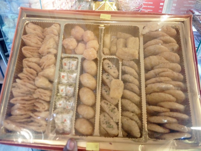 Om Ji Om - Om Ji Om, opposite Ajmal Khan park, Block 56, Karol Bagh, Delhi, 110005, India