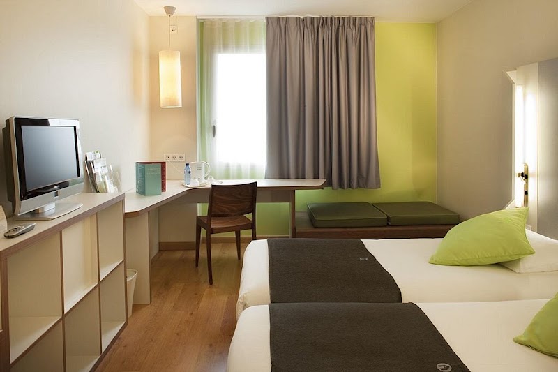 Travelodge BCN Cornellá Fira - Travelodge BCN Cornellá Fira Avinguda del Maresme, 7, 08940 Cornellà de Llobregat, Barcelona, Spain