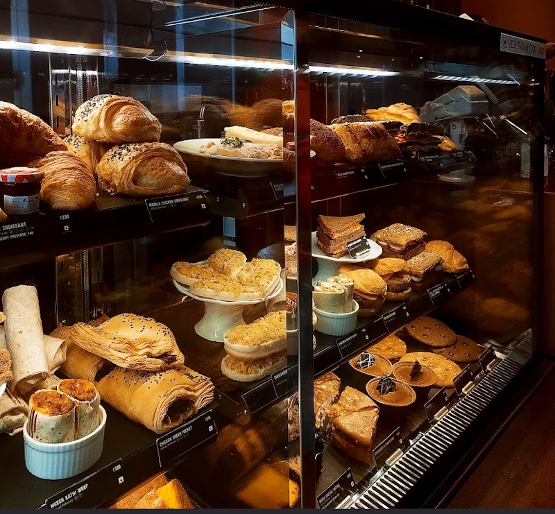 Starbucks - Starbucks, Ground Floor Ward, Plot No 198, Cement Rd, near Dharampeth Extension, Dharampeth Extension, Shivaji Nagar, Nagpur, Maharashtra 440010, India